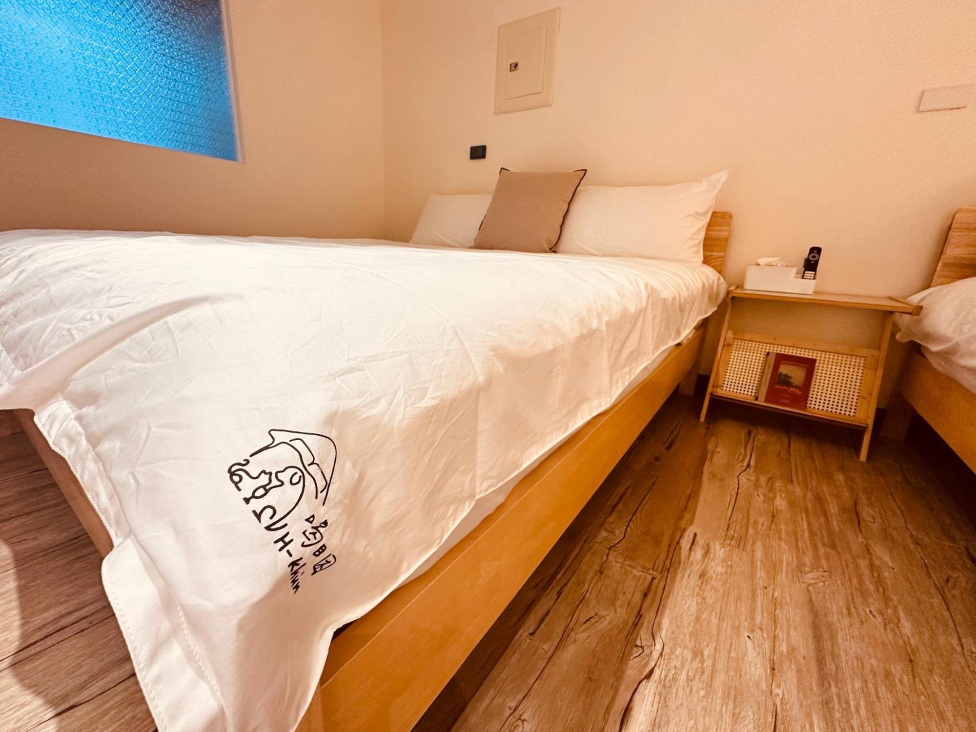 H-Khun Apartment Donggang Bagian luar foto