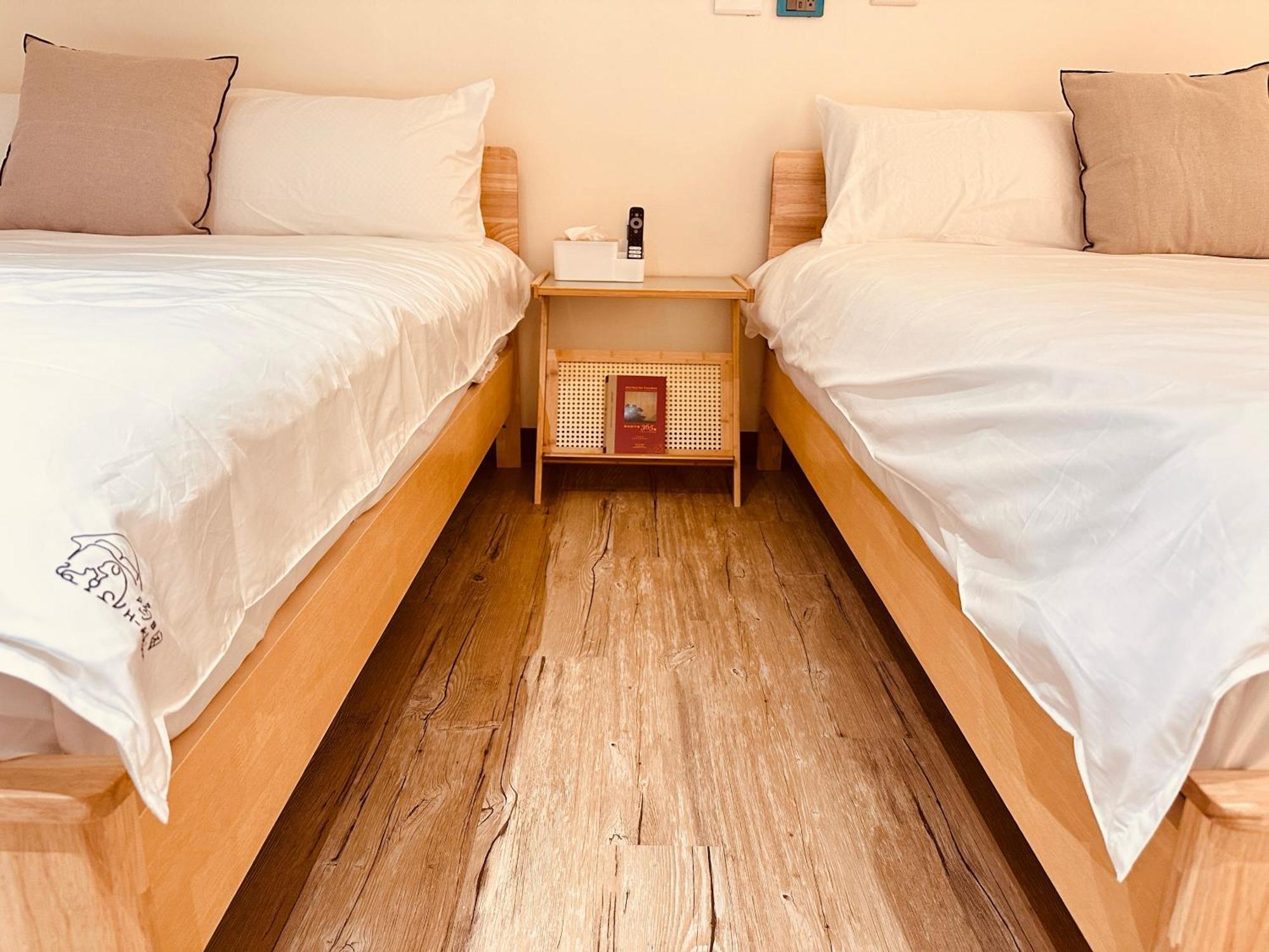 H-Khun Apartment Donggang Bagian luar foto