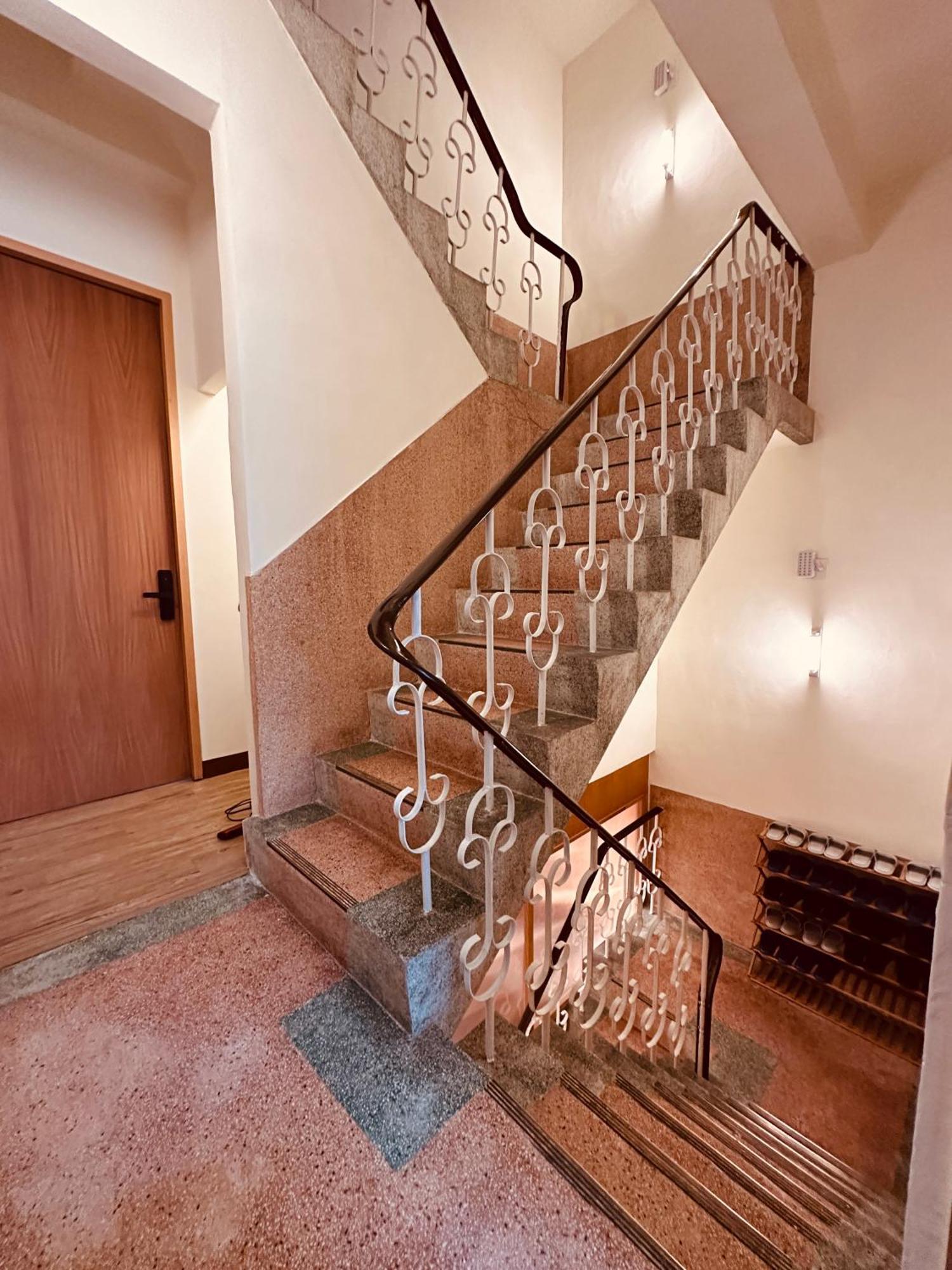 H-Khun Apartment Donggang Bagian luar foto