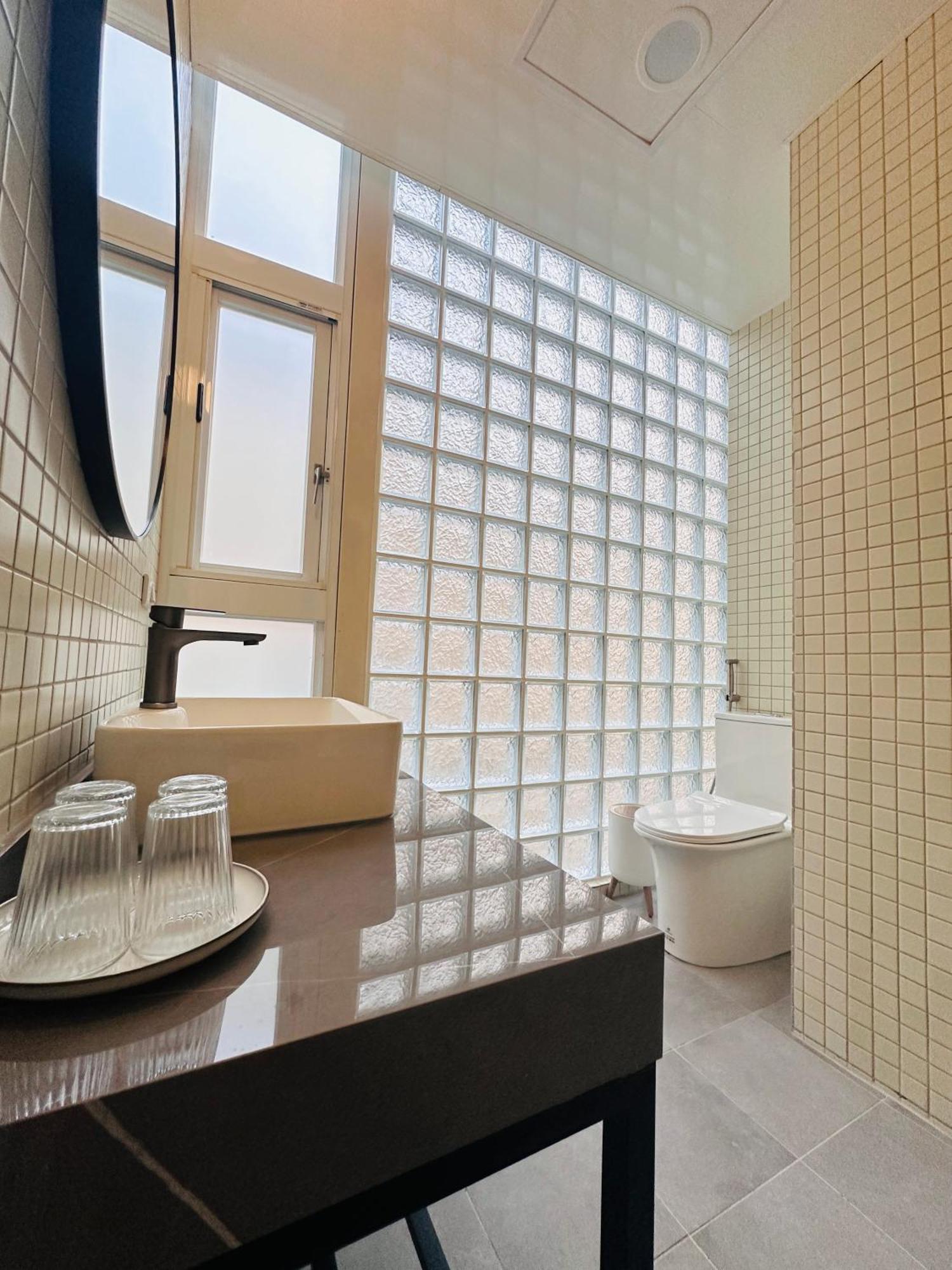 H-Khun Apartment Donggang Bagian luar foto